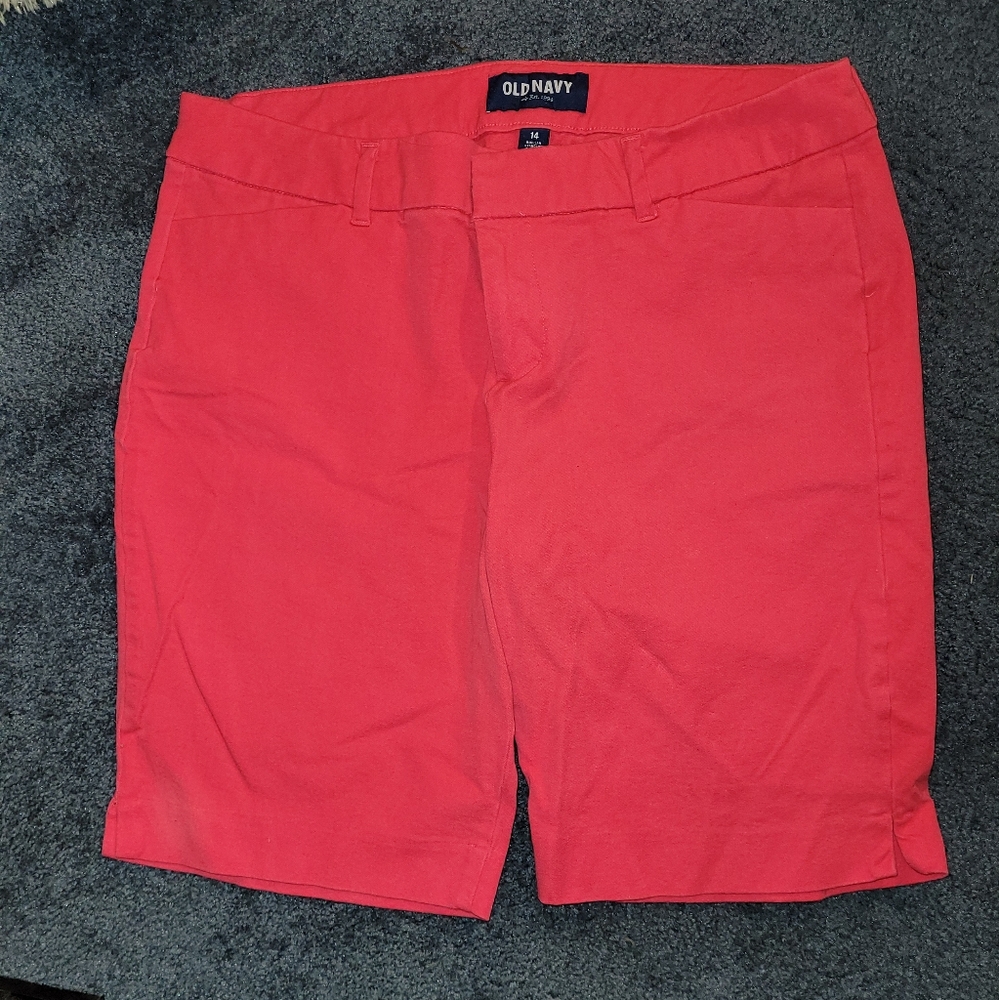 Old Navy Women's Stretchy Bermuda Shorts. Size 14. Coral.